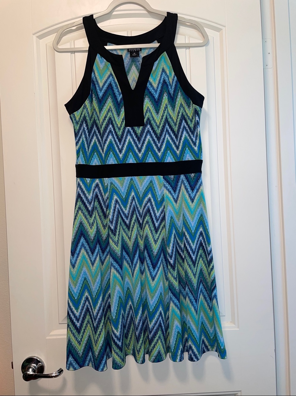 En Focus Studio sleeveless dress Blue black zig zag  pattern